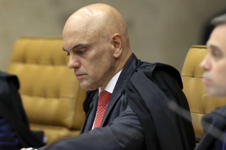 Moraes envia denúncia contra Bolsonaro para turma do STF decidir se ex-presidente vira réu