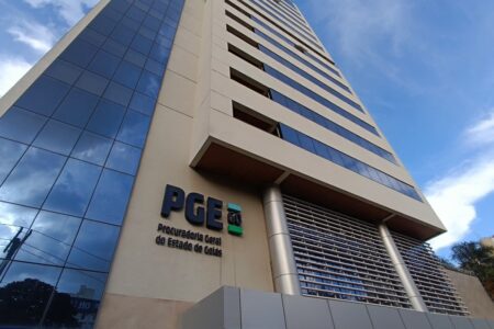 PGE-GO abre processo seletivo para estágio de pós-graduação em Direito com bolsa de R$ 3.750