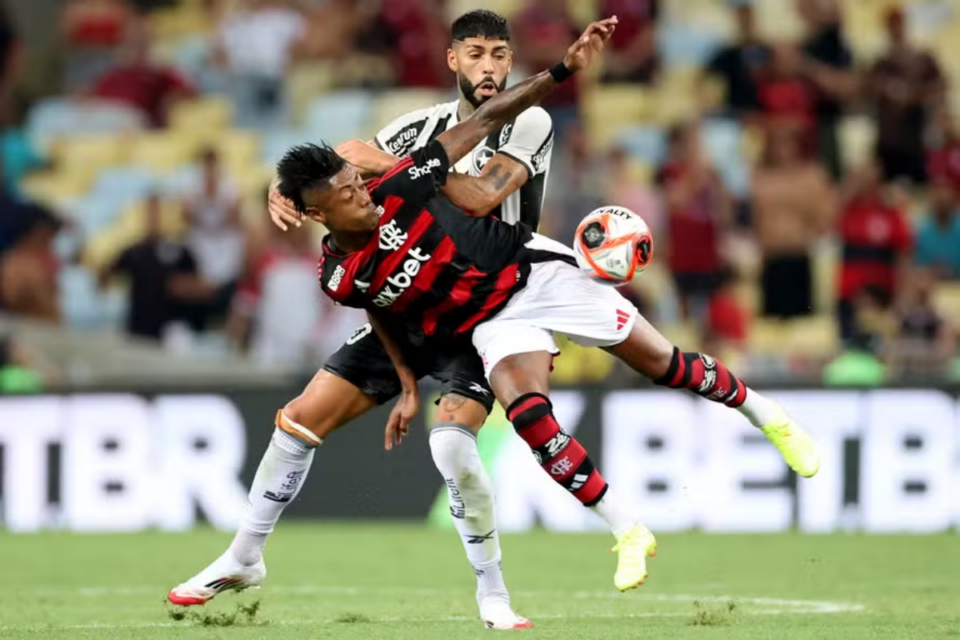 Jogo entre Flamengo e Botafogo no Campeonato Carioca