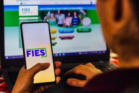 MEC abre inscrições para o Fies Social; veja como se candidatar Interessados podem se cadastrar gratuitamente até 7 de fevereiro