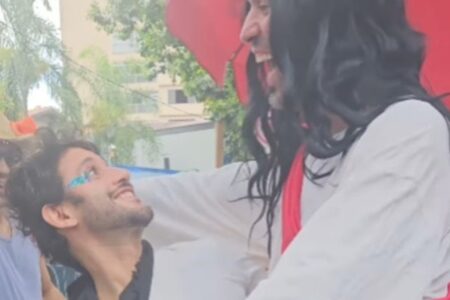 Fantasia de Jesus abraçando cachorro diverte internautas; vídeo "A mente de titânio pra pensar numa coisa dessa", comentou um internauta