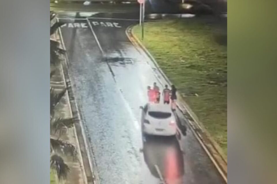 A imagem mostra um print do circuito de segurança no momento do acidente