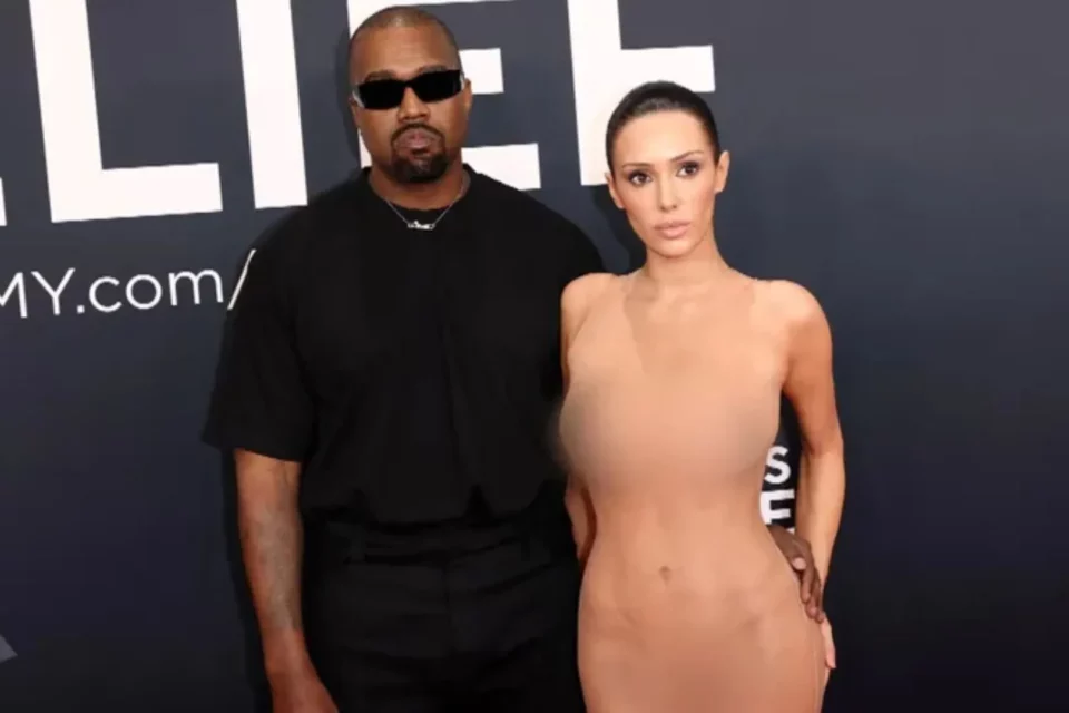 Bianca Censori, mulher de Kanye West, Bianca Censori, companheira do rapper, apareceu nua na premiação Kanye West foi expulso do Grammy 2025? entenda a polêmica