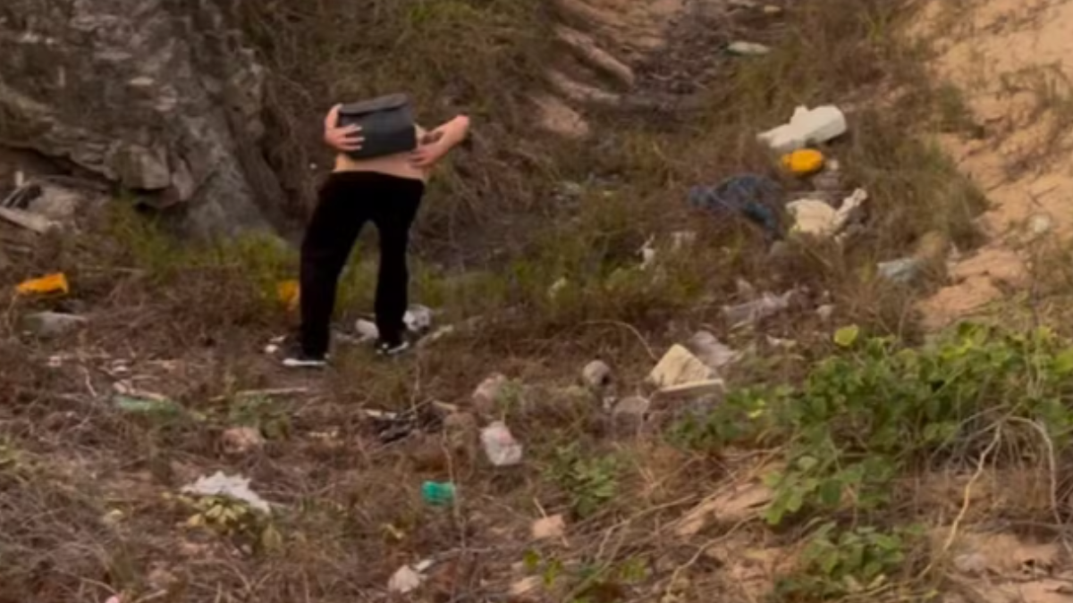 Imagem dos lixos espalhados