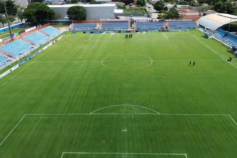Estádio Valdeir José de Oliveira, em Goianésia