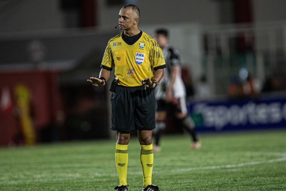Wilton Pereira Sampaio irá apitar um dos jogos da rodada do Goianão
