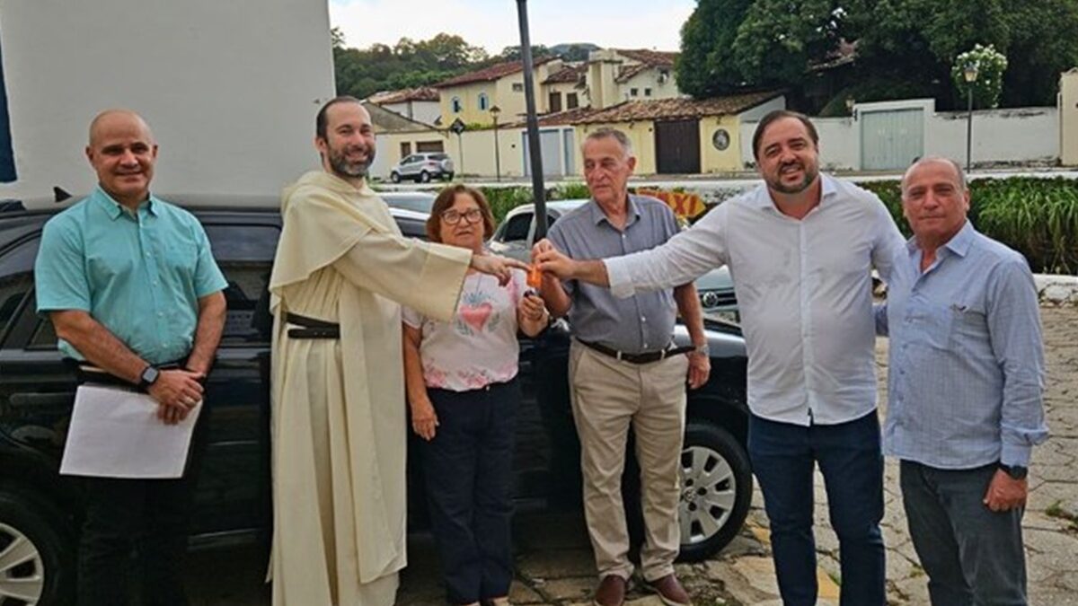 Entidades filantrópicas da cidade de Goiás recebem veículos do TRE-GO