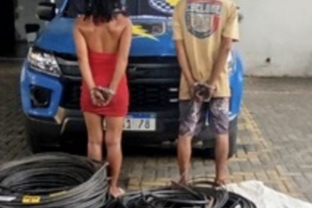 Indivíduos que furtaram cabos de internet em Goiânia (Foto: Reprodução)