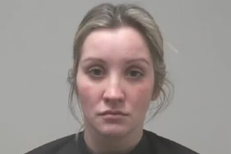 Mãe aquece bebê com secador de cabelo, dorme com o aparelho ligado e acaba matando o filho Americana foi indiciada por homicídio culposo