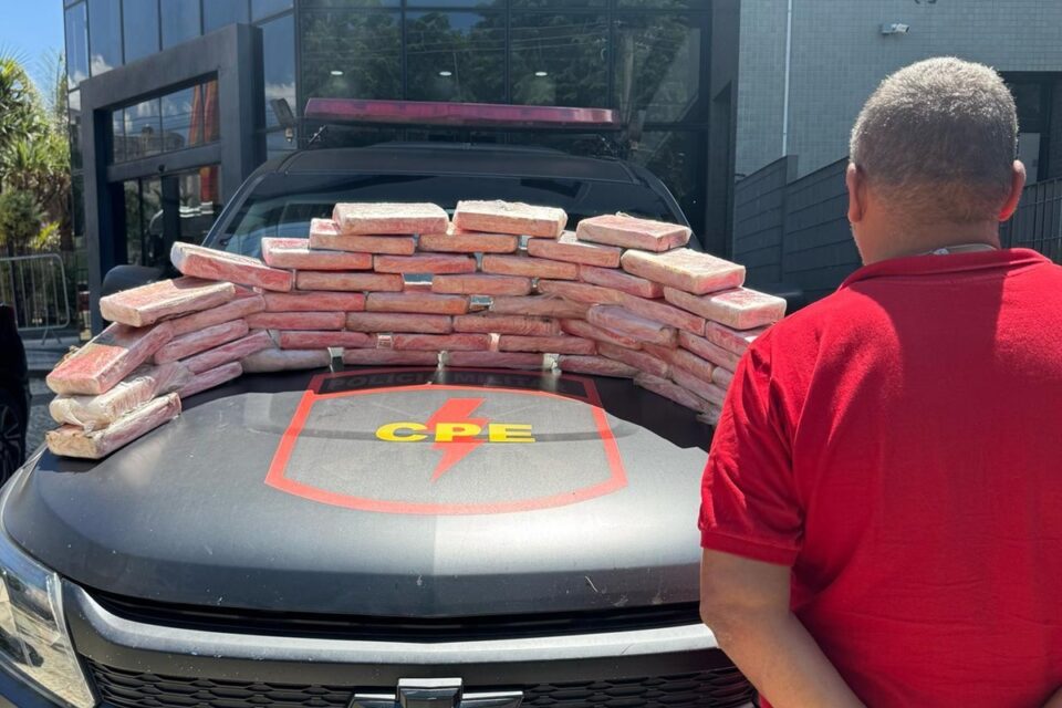 PM apreende 50 kg de cocaína que seria distribuída em Aparecida