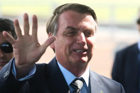 Condenação pode impedir Bolsonaro de se candidatar por mais de 50 anos ex-presidente enquadrado na Lei da Ficha Limpa