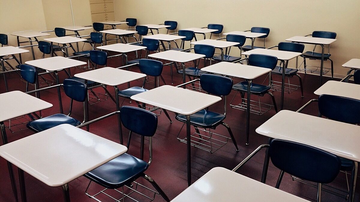 Câmara dos Deputados aprova punição para escolas que recusem matrículas de alunos