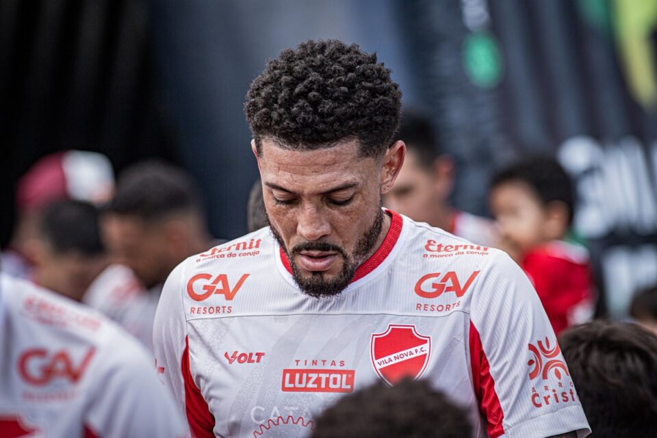 Willian Formiga em jogo do Vila Nova