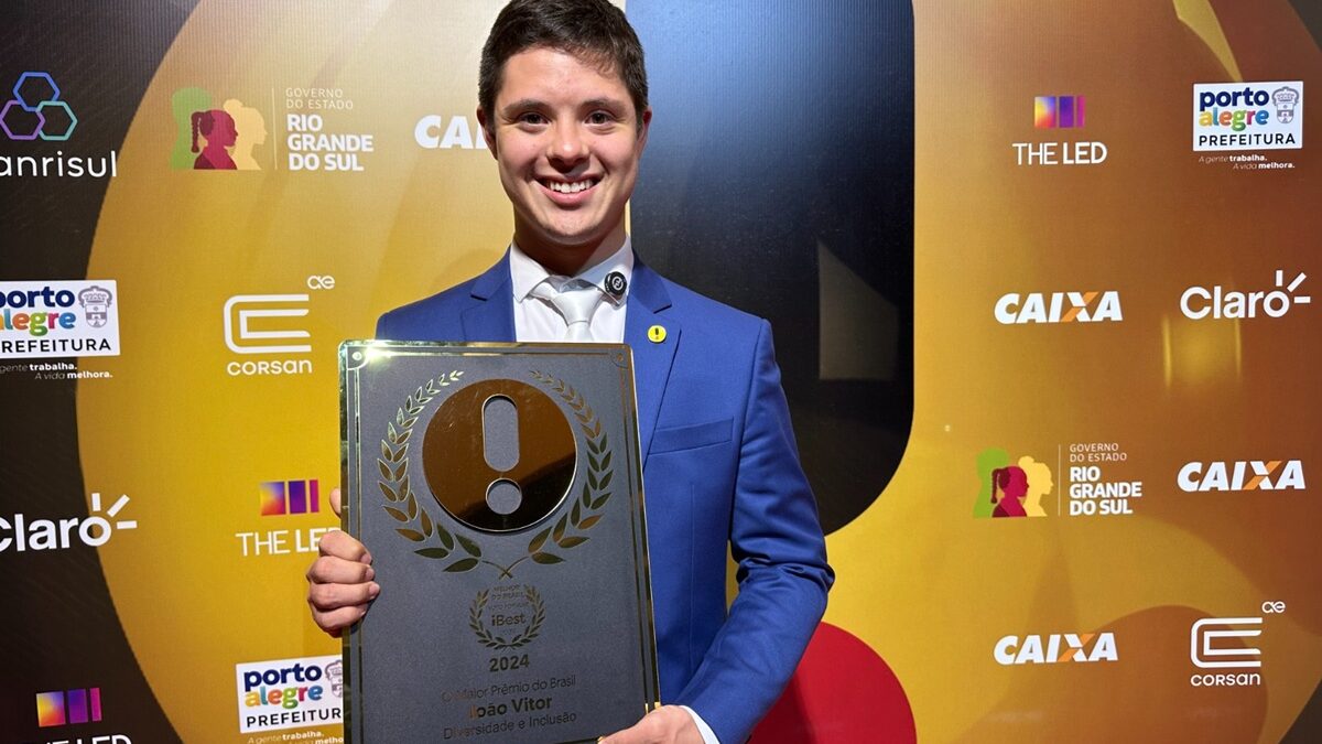 João Vitor de Paiva é eleito o melhor influenciador do País no prêmio iBest 2024