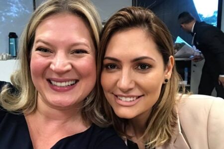 Joice Hasselmann chama Michelle Bolsonaro de caloteira Ex-deputada ainda chamou ex-primeira dama de fútil; entenda o caso
