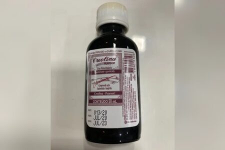 Creolina, substância que causou queimaduras nos alunos (Foto: Reprodução)