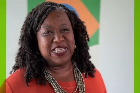 Ministra dos direitos humanos divulga isenção do imposto de renda ao som de arrocha; vídeo canta Macaé Evaristo