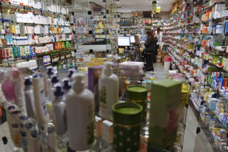 Farmacêuticos não podem mais receitar medicamentos (Foto: Agência Brasil)