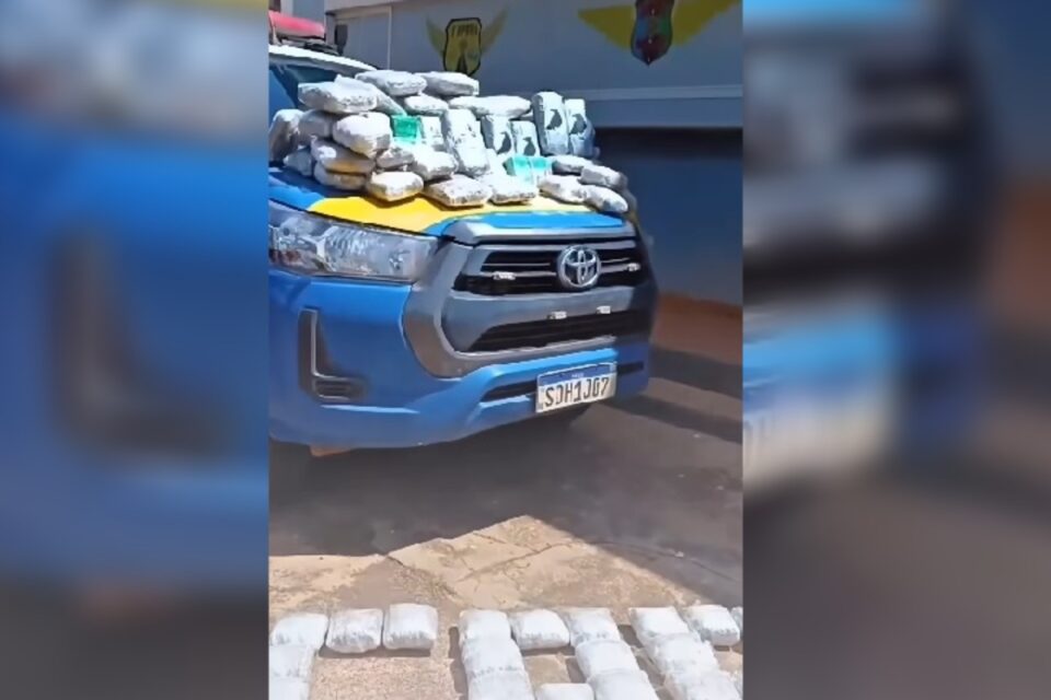 Bolivianos são presos com R$ 800 mil em drogas escondidas em mochilas, em Chapadão do Céu