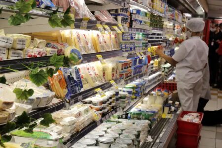 Políticos de Goiás criticam anúncio do governo de zerar imposto de importação em alimentos