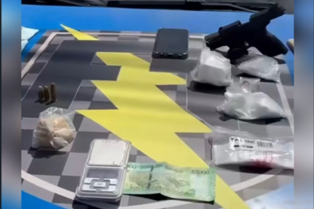 Polícia aprendeu drogas, armas e dinheiro em lava-jato de Caldas Novas (Foto: Reprodução)