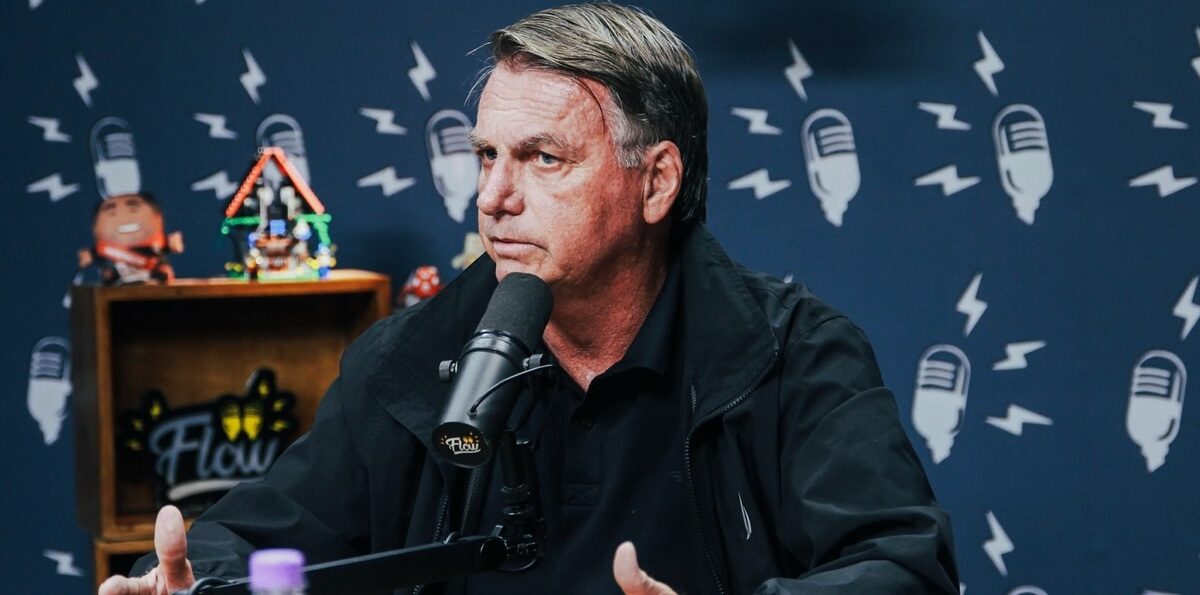 O ex-presidente do Brasil, Jair Bolsonaro, durante entrevista ao Flow Podcast