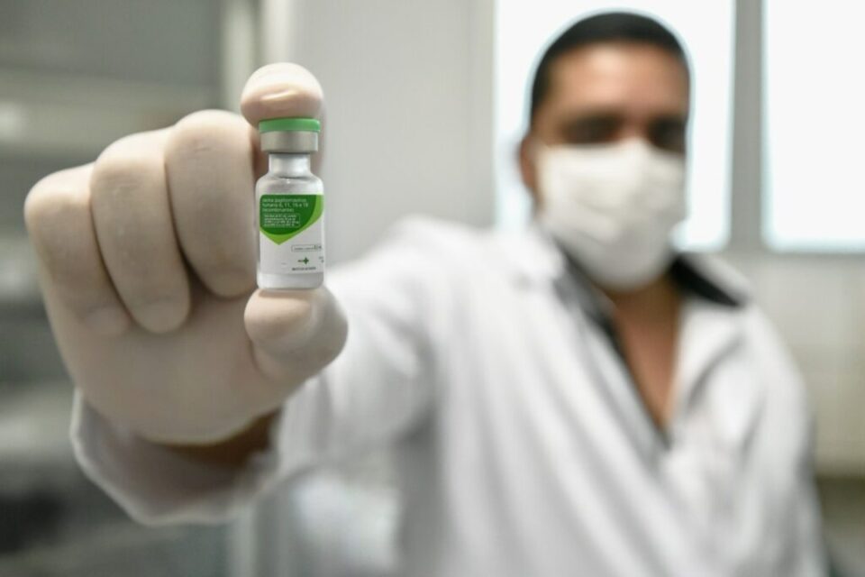 Goiás amplia faixa etária para vacinação contra HPV