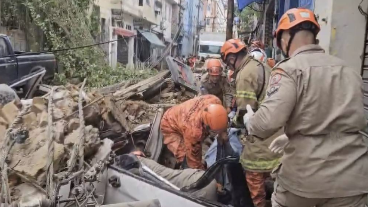 Casarão que desabou no Rio de Janeiro (Foto: Corpo de Bombeiros do RJ)