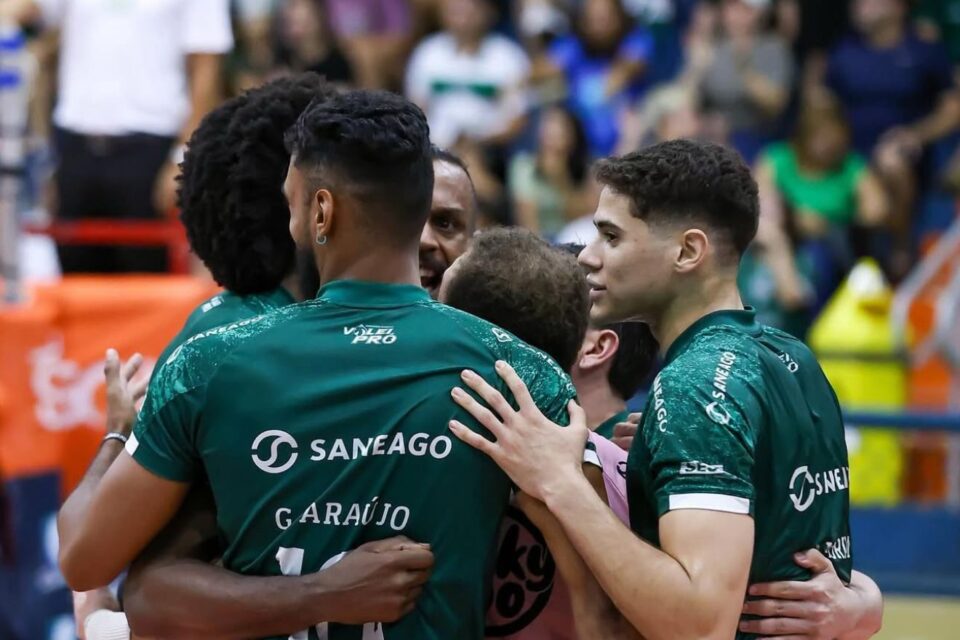 Goiás sai atrás no placar, mas vira sobre o Guarulhos pela Superliga Masculina