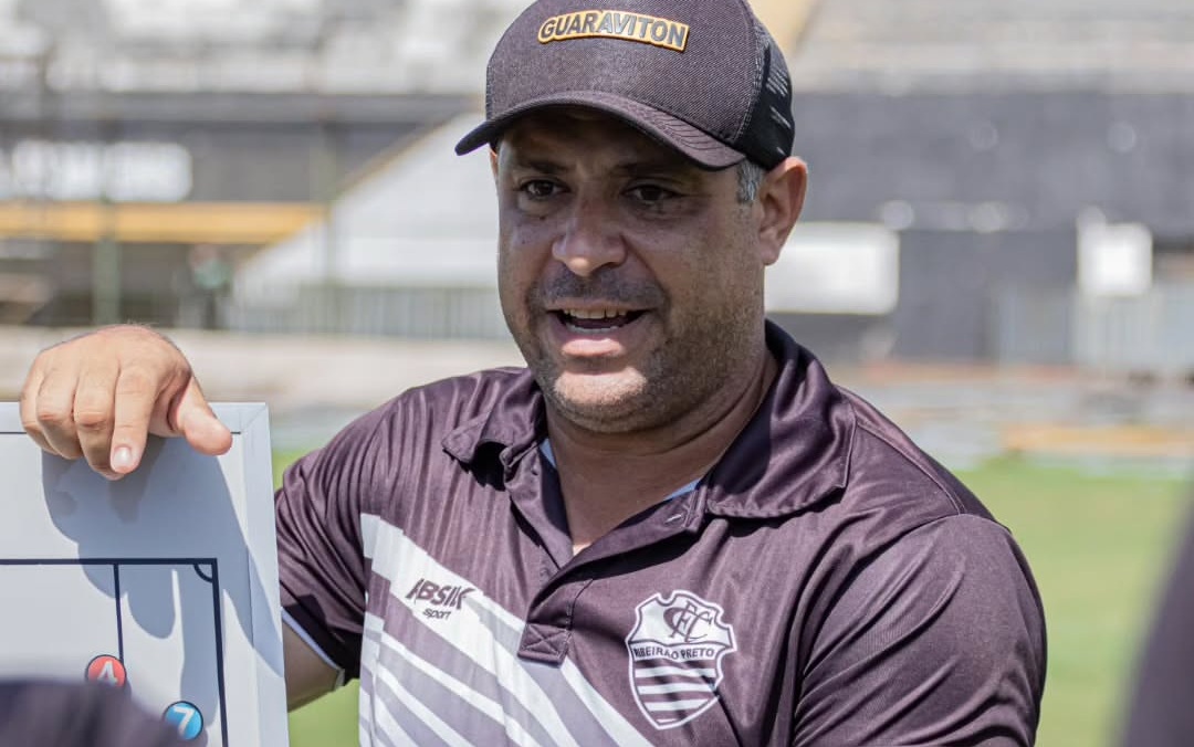 Gustavo Marciano, técnico do Comercial-SP