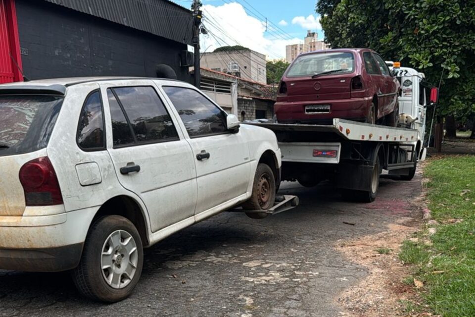 Operação vai recolher 100 veículos abandonados em Aragoiânia