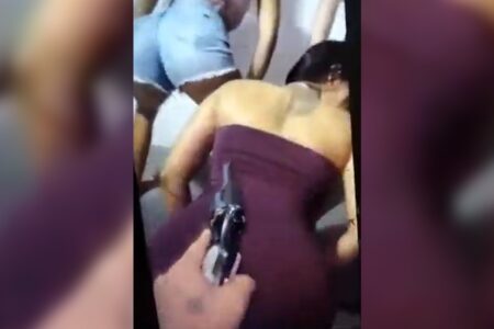 Homem que ostentava com arma de fogo é preso em Anápolis