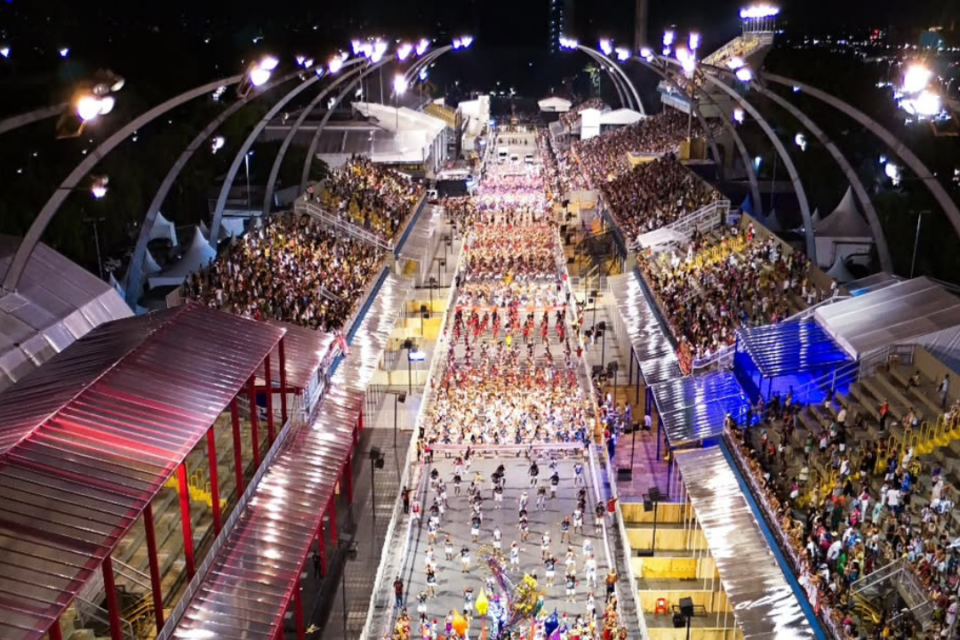 Saiba como foi a primeira noite de desfiles do carnaval de São Paulo