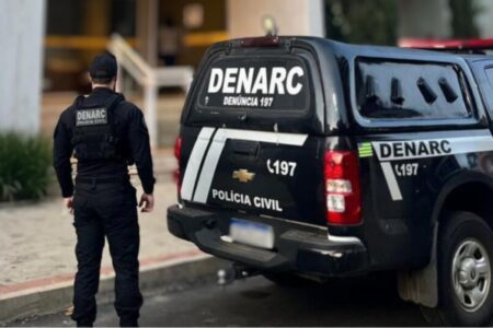 Presa zeladora de prédio do Marista que vendia cocaína nos dias de folga