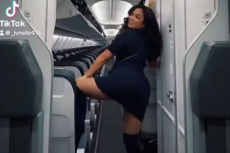 Comissária é demitida após postar vídeo rebolando dentro de avião; assista estágio probatório de Nelle Diala na Alaska Airlines