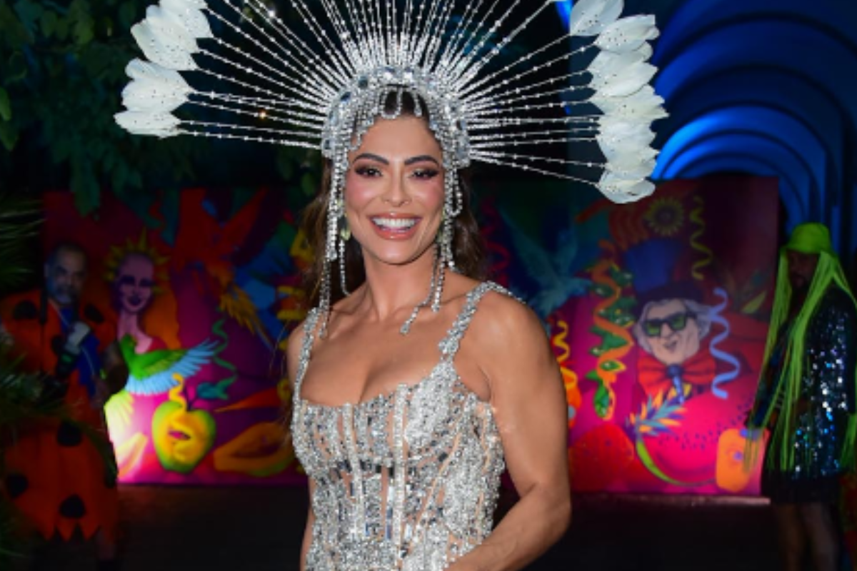 Juliana Paes no carnaval do Rio de Janeiro (Foto: Agnews)
