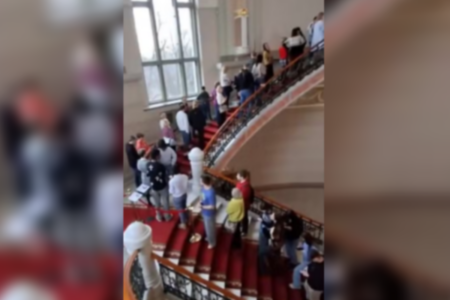 Fila na Letônia para ver o Oscar de 'Flow' (Foto: Reprodução)