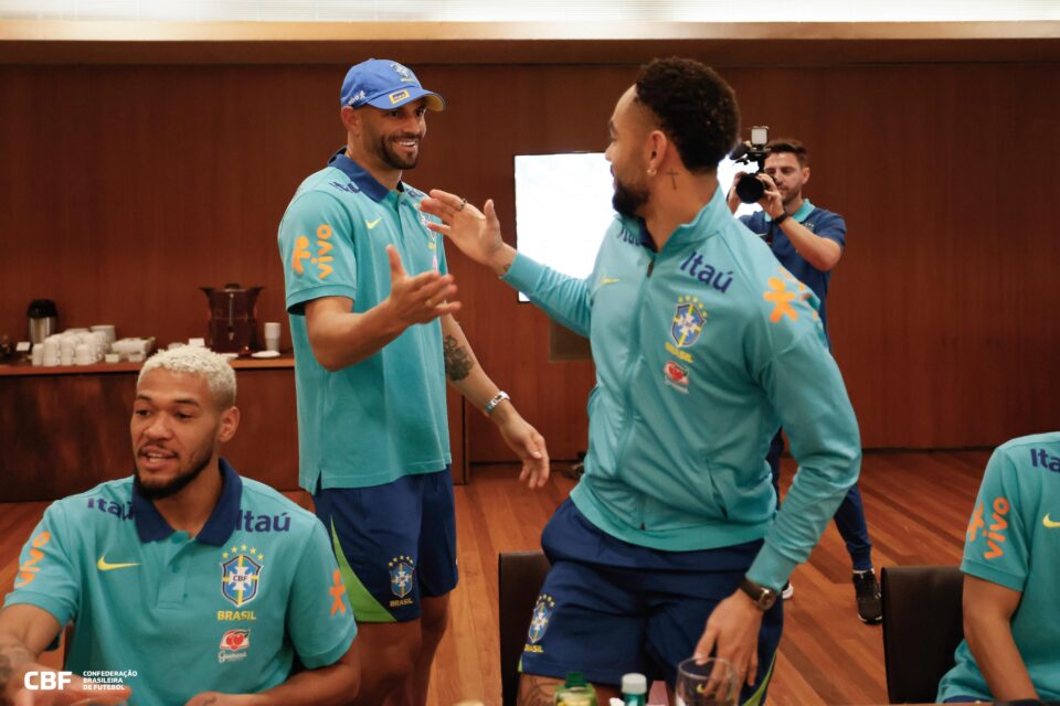 Weverton durante apresentação à Seleção