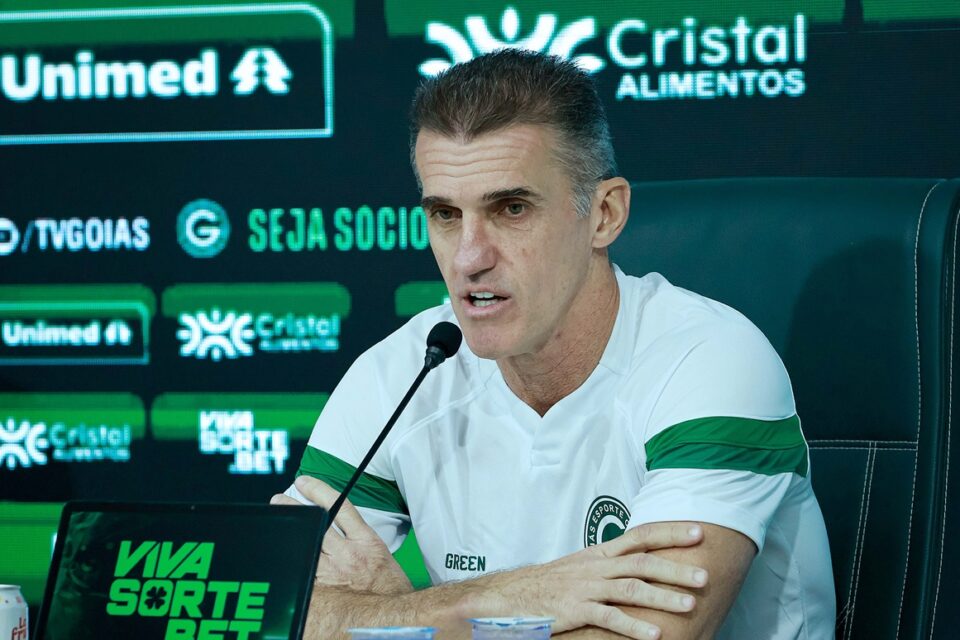 Vagner Mancini em apresentação no Goiás