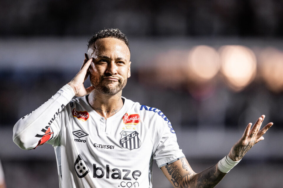 Neymar comemora gol no Paulistão