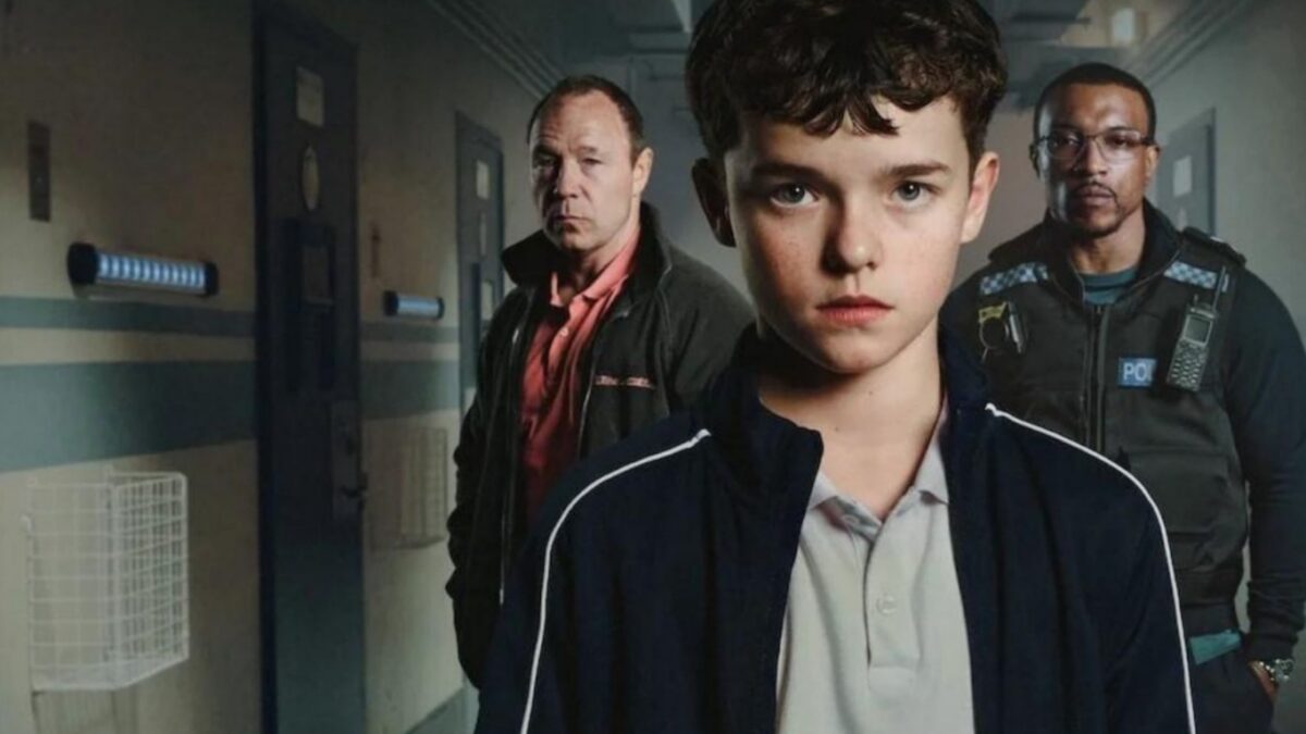 Série Adolescência deve ser vista por todos os pais, diz piscólogo Sucesso da Netflix mostra um jovem suspeito de matar uma colega de escola