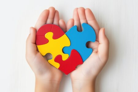 Justiça autoriza transferência de professora entre federais para cuidar de filho autista