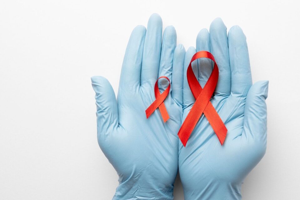 Novo fármaco pode funcionar como 'vacina anual' contra o HIV