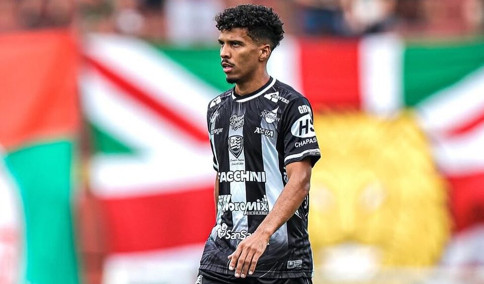 Frank, novo lateral do Goiatuba