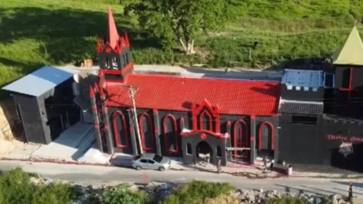 1ª igreja Luciferiana do Brasil viraliza na web; assista ao vídeo fica em Itatiaia, no Rio de Janeiro, e causou polêmica nas redes sociais