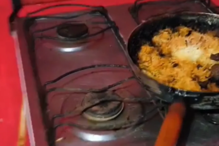 Panela esquecida no fogão causa incêndio em residência (Foto: Reprodução)