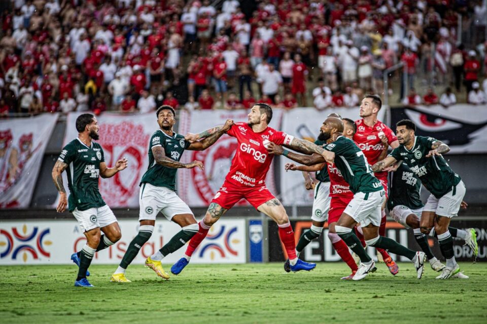 Jogo entre Goiás e Vila Nova pelo Campeonato Goiano