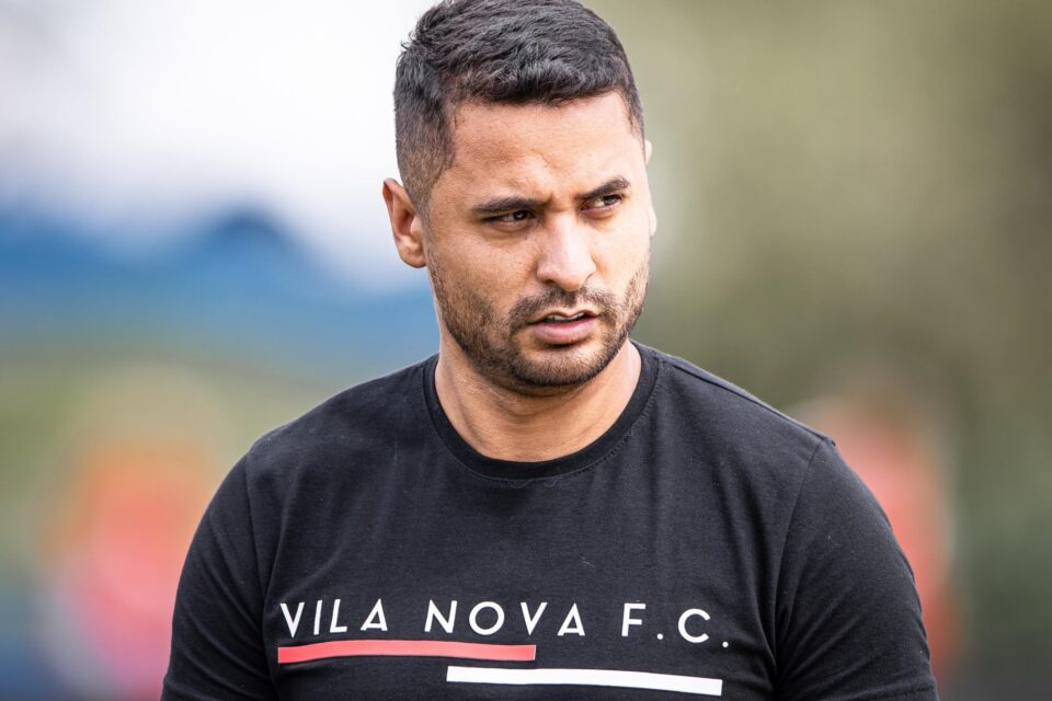 Tuti Mendes, técnico da equipe Sub-20 do Vila Nova