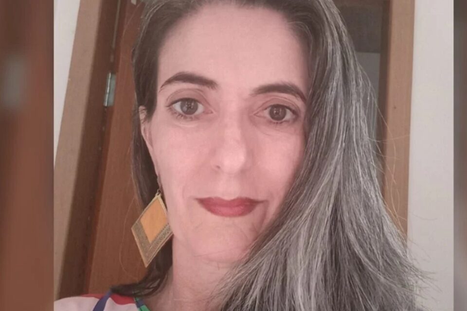 A imagem é uma foto da mulher encontrada morta depois de desaparecer