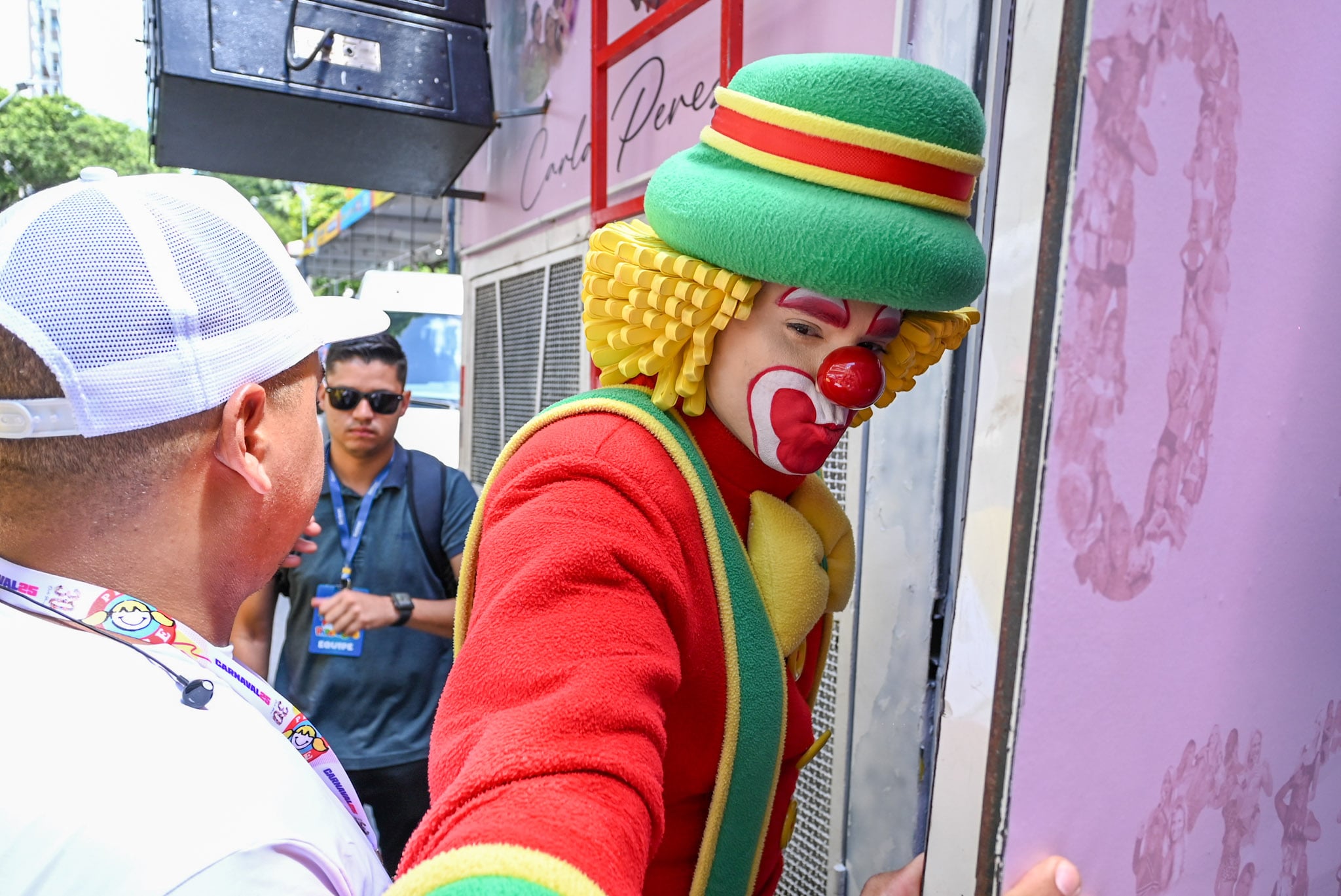 Patati Patatá chega no Bloco Algodão Doce no Circuito Campo Grande em Salvador (Foto: Agnews)